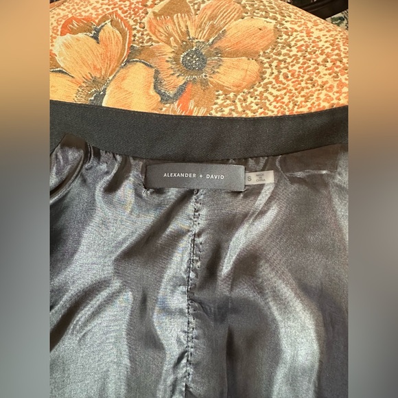 Alexander + David cape blazer size small NWOT - Picture 4 of 4